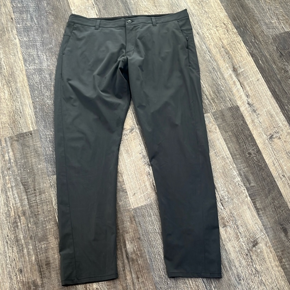 Vuori Lightweight Gray Chino Pants Men 38 Stretch Casual Performance